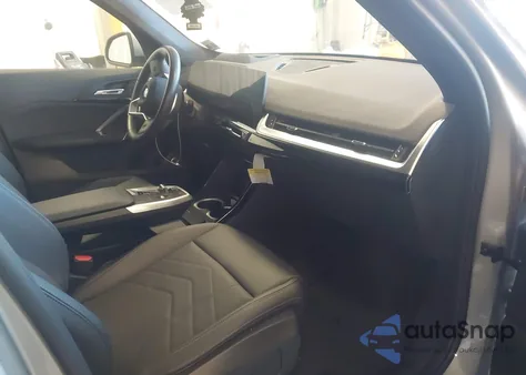 2023 BMW X1 xDrive28I z USA, uszkodzony, nr VIN WBX73EF05P5Y09889